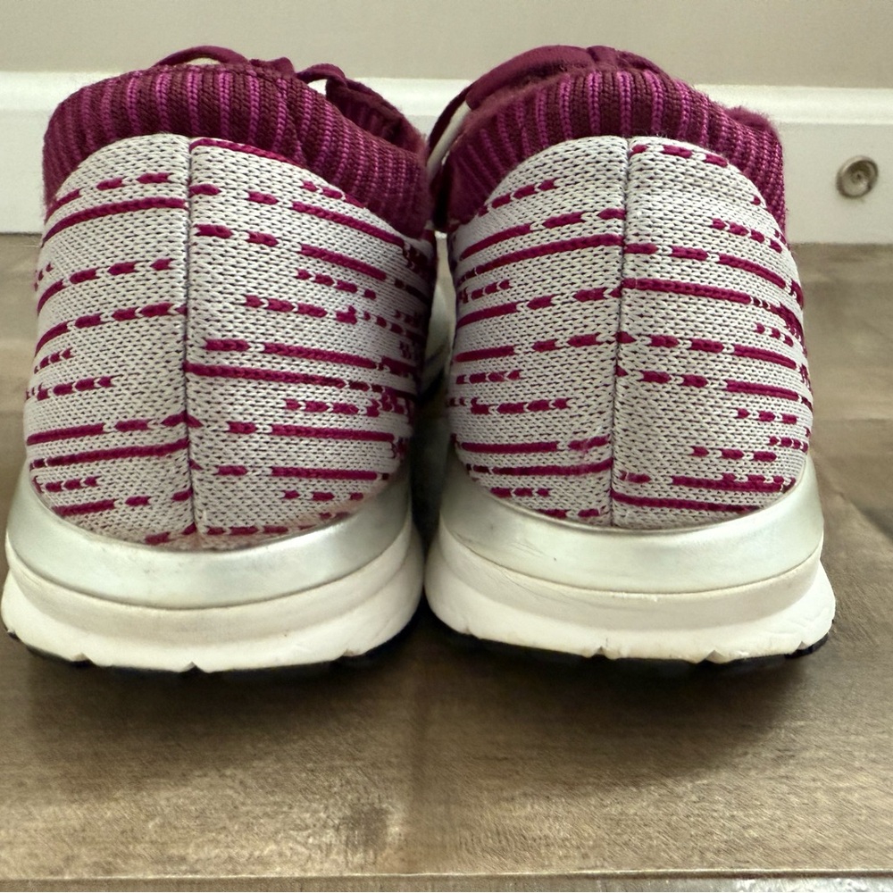 Brooks Ricochet DNA Tennis‎ Shoe Sneaker Energize Neutral Women's 7 Burgundy - Picture 6 of 11
